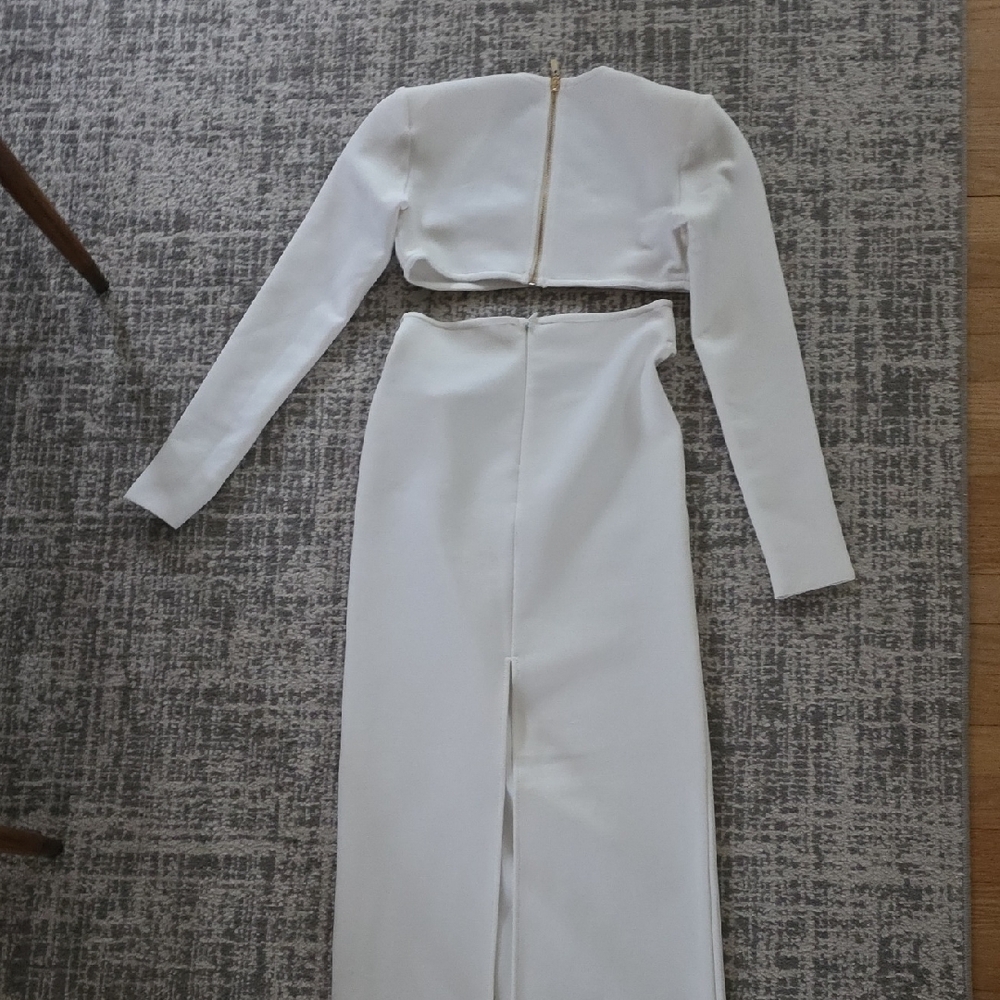 Long Cream Cutout Maxi Dress with Long Sleeves - Picture 4 of 4